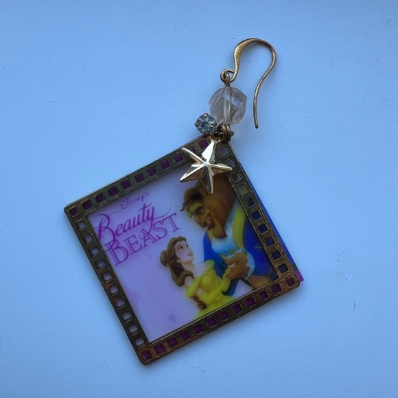 Disney Beauty and the Beast dangling film earring - Picture 1 of 4